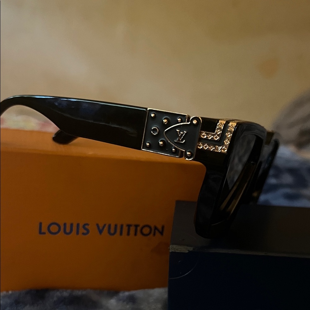 Louis Vuitton millionaire Black Square Sunglasses with Gold Logo Accents - Picture 2 of 4